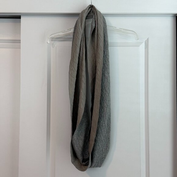 J. Jill Pure Jill Grey Infinity Scarf Excellent Condition - Picture 1 of 4